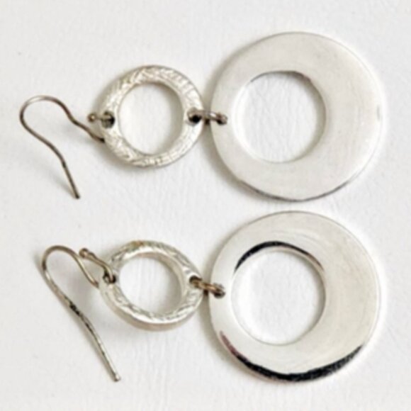 Silvertone Drop Earrings 3/4" x 7/8" - Picture 1 of 4